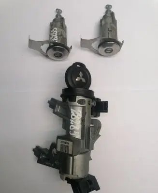 Mitsubishi Colt CZ3 Ignition lock MR857813 5WK45107