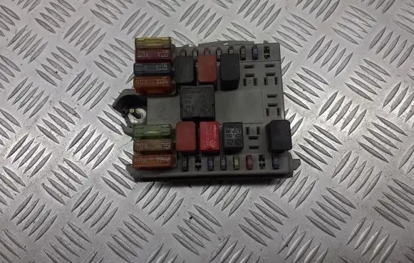 Fiat Punto (188) Fuse box cover 46766779