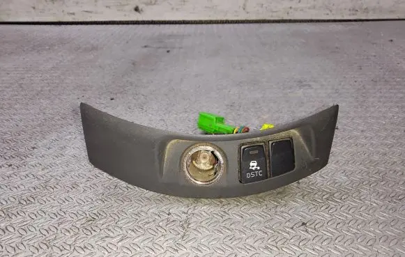 Volvo V50 ESP (stability program) switch 8691530