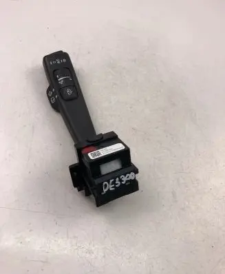 Volvo XC70 Indicator stalk 31394008