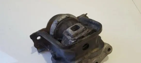 Peugeot 207 Engine mount bracket 9654568180 9653095980