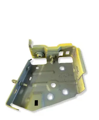 Renault Master III Fender mounting bracket 631429931R