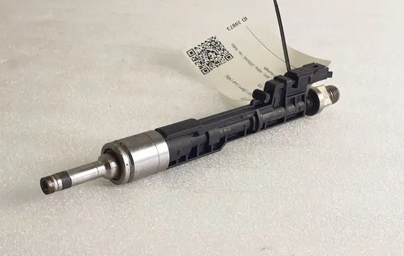 BMW X3 F25 Fuel injector 0261500172 7639994