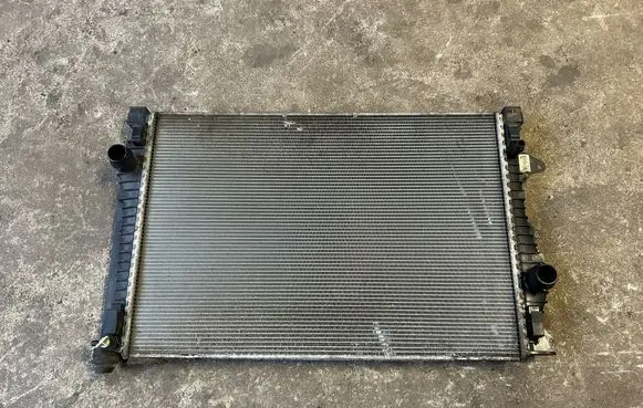 Land Rover Discovery Sport Coolant radiator 