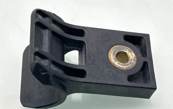 Opel Meriva B Radiator mount bracket 13262692 329510614