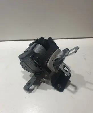 KIA Sorento Middle seatbelt (rear) 