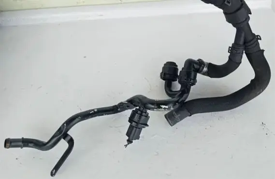 Audi A4 S4 B8 8K Engine coolant pipe/hose 059121065AS 3D0121073AJ
