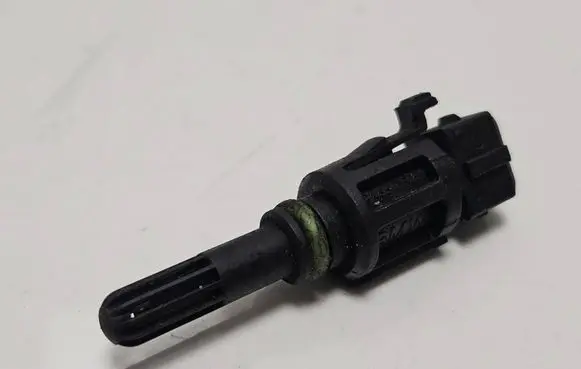 BMW 7 E38 Intake air temperature sensor 1739510 1362