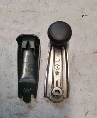 Mercedes-Benz E W124 Front door interior handle 2017680136
