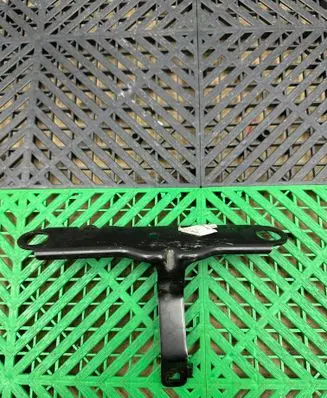 BMW X4M F98 Radiator mount bracket 7400115