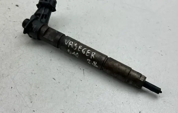 Chrysler Grand Voyager V Fuel injector 15062058F 080424 0445115067