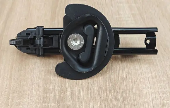 Audi A6 S6 C7 4G Seat belt adjustment motor 8T8857833