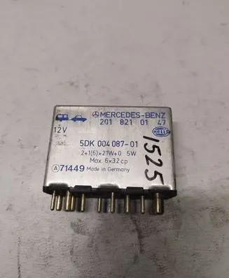 Mercedes-Benz E W124 Other relay 2018210147 5DK00408701 71449