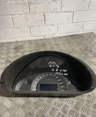 Mercedes-Benz C W203 Speedometer (instrument cluster) A2035401311