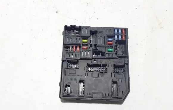 Nissan Pulsar Fuse module 284B74CE0A