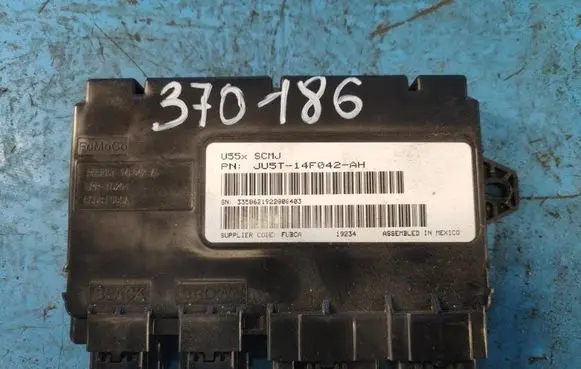Ford Expedition Central body control module JU5T14F042AH