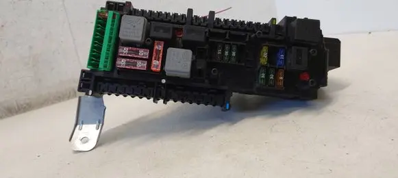 Mercedes-Benz C W204 Fuse box set A2049001102 A2045458932 A2129022702
