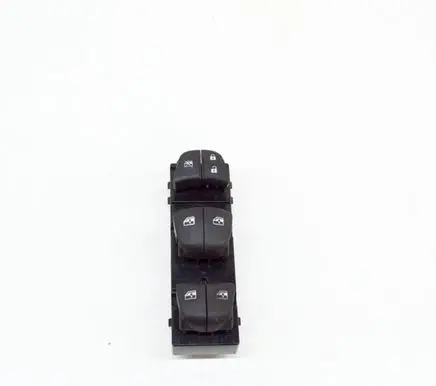 Nissan Qashqai Electric window control switch