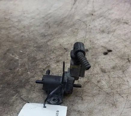 Citroen C4 II Turbo solenoid valve 9688124580