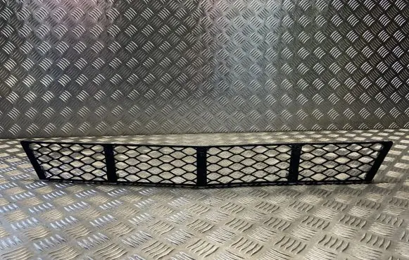 Mercedes-Benz E W211 Front bumper lower grill A2118850122