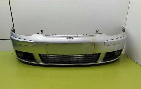 Volkswagen Golf V Front bumper 