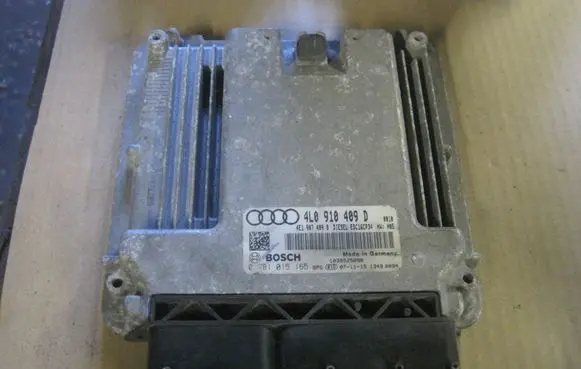 Audi Q7 4M Engine control unit/module 4L0910409D