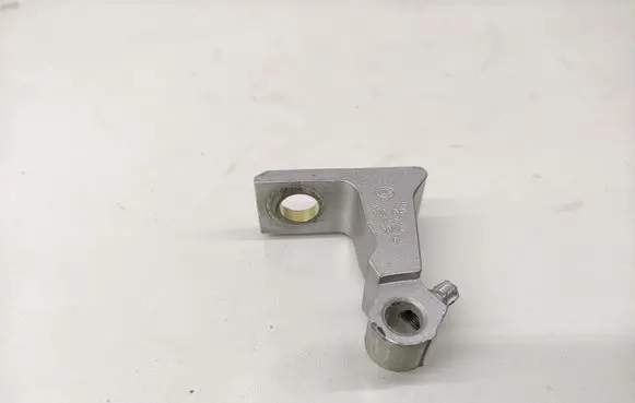 Volkswagen PASSAT B8 Front door lower hinge 8X0831404E