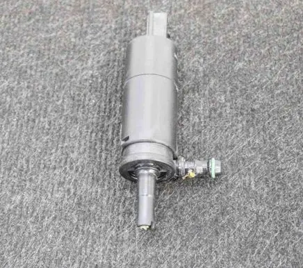 Skoda Yeti (5L) Windscreen/windshield washer pump 3B7955681