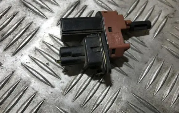Clutch pedal sensor