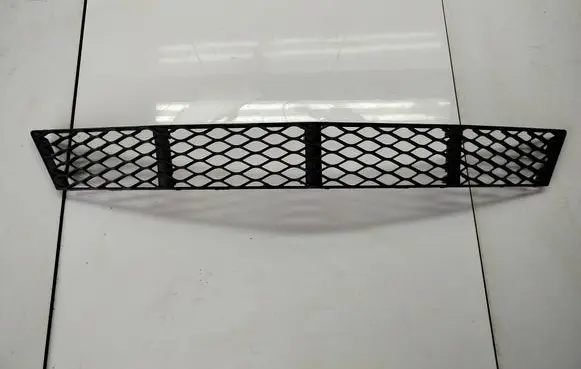 Mercedes-Benz E W211 Front bumper lower grill A2118850122