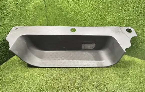 Opel Vivaro Front sill trim cover 768510190R 93868844 SP7612
