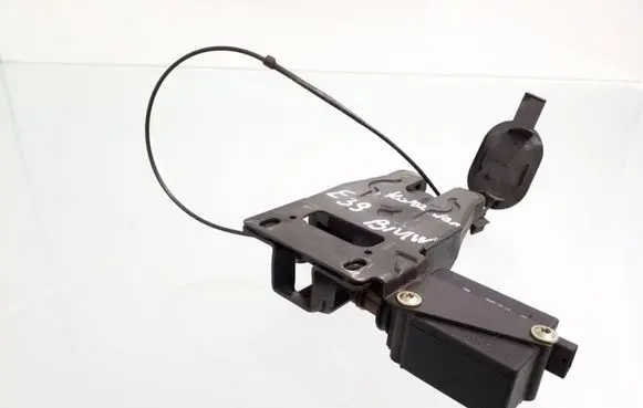 BMW 5 E39 Tailgate/trunk/boot lock/catch/latch 8168892