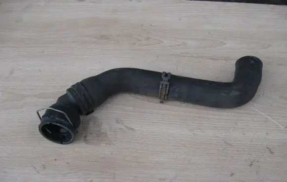 Volkswagen Golf IV Engine coolant pipe/hose 1J0122101B