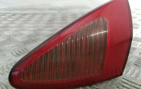 Alfa Romeo 147 Tailgate rear/tail lights 46556346 46747825