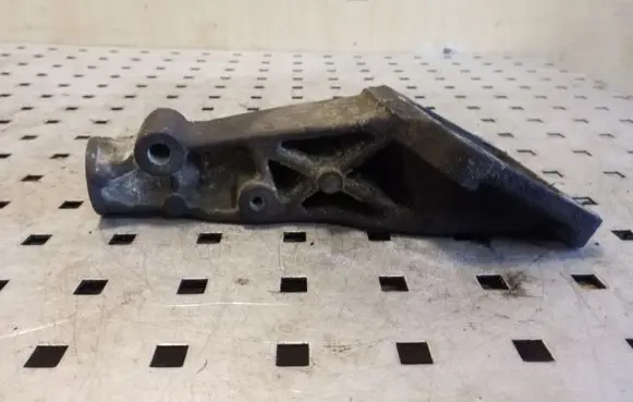 Mercedes-Benz A W168 Engine mounting bracket A1662230404