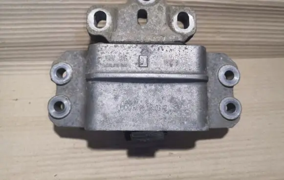 Audi A3 S3 8P Engine mount bracket 1K0199555Q