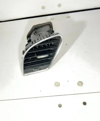 Audi A5 8T 8F Dashboard side air vent grill/cover trim 8T2820901B