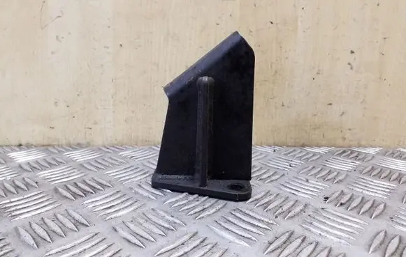 Opel Frontera B Engine mounting bracket