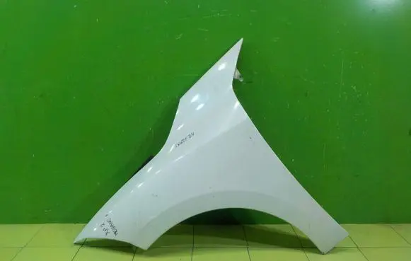 Renault Megane III Fender PRZOD LEWY