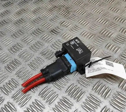 BMW X5 G05 Coolant fan relay 6836504