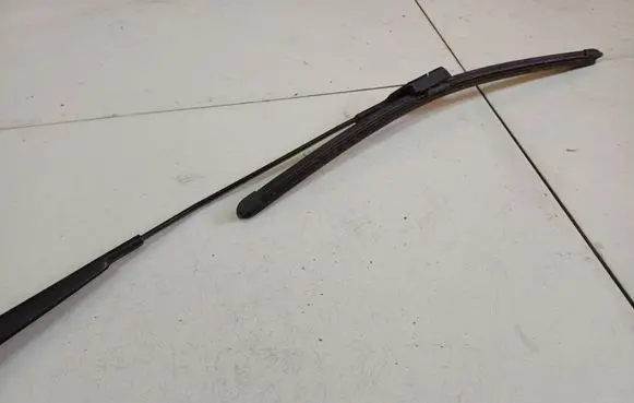 Volkswagen Golf V Front wiper blade arm 1Q1955410