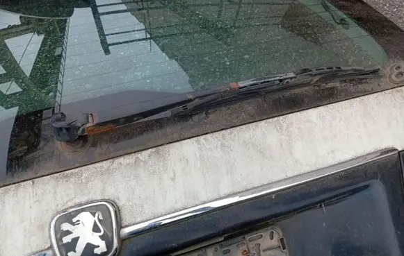 Peugeot 806 Rear wiper blade arm 