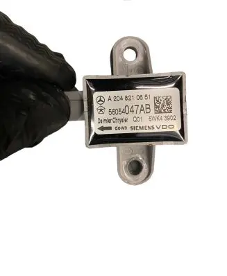 Mercedes-Benz C W204 Airbag deployment crash/impact sensor A2048210651 56054047AB