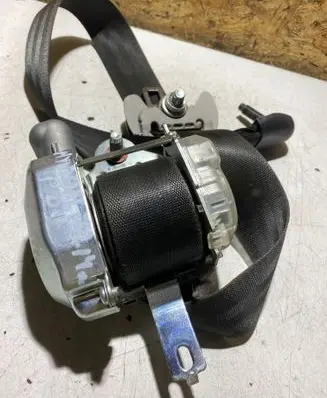 Hyundai i40 Front seatbelt 88820