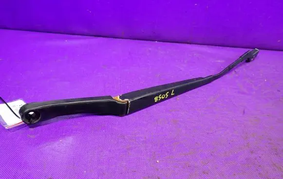 Opel Astra J Front wiper blade arm 13289888