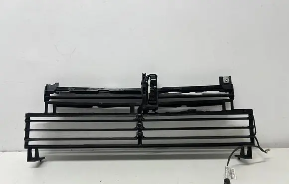 BMW 3 F30 F35 F31 Radiator trim 18779815 7339096 51747339096