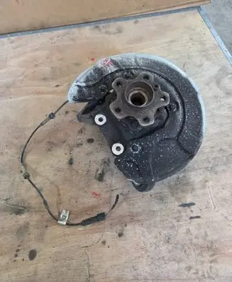 BMW 5 G30 G31 Rear wheel hub 6866337