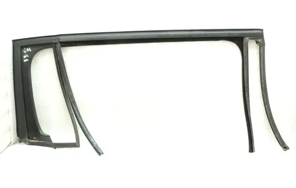 Opel Zafira C Rear door rubber seal (on body) 20932005 13260088