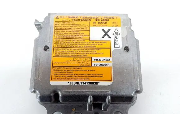 Nissan Leaf I (ZE0) Airbag control unit/module 988203NE0A