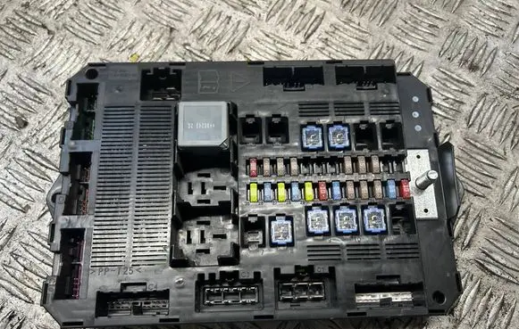 Jaguar XF X250 Fuse box set 8X2T-14B476-AF